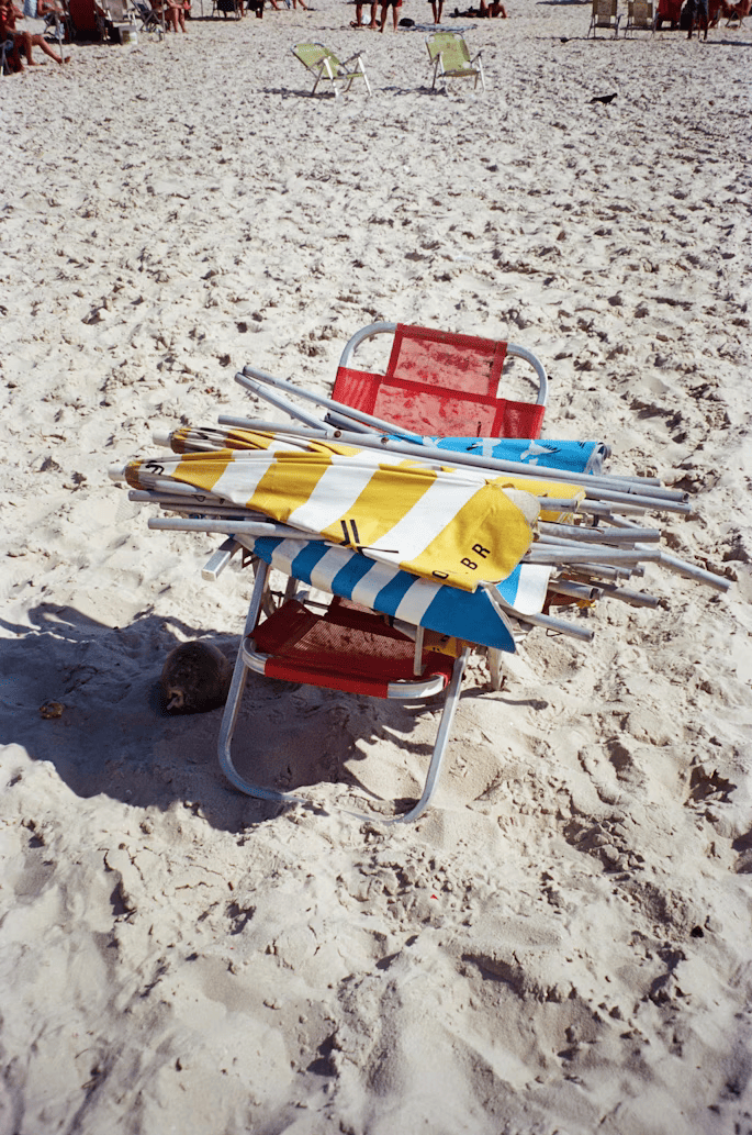 Cálamo: de un verano de m. patentado y pagado; de una playa. Y nuestro clásico “bonus track”: 10 libros, 10. 